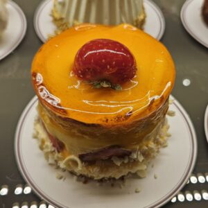 Christmas Orange And Strawbweryy White Sponge Cake